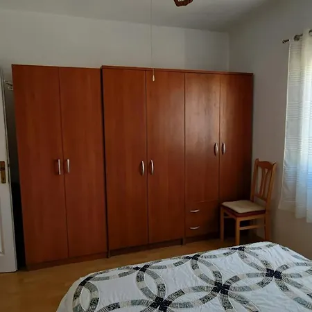 Ika Apartment *